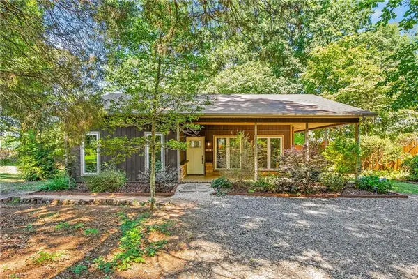 634 Eisenhower Street, Yadkinville, NC 27055