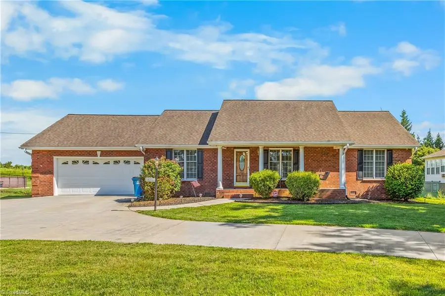 128 Meadowview Road, Mocksville, NC 27028 - #2