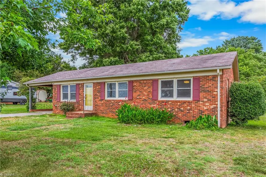 2380 W Us Highway 64, Mocksville, NC 27028 - #2