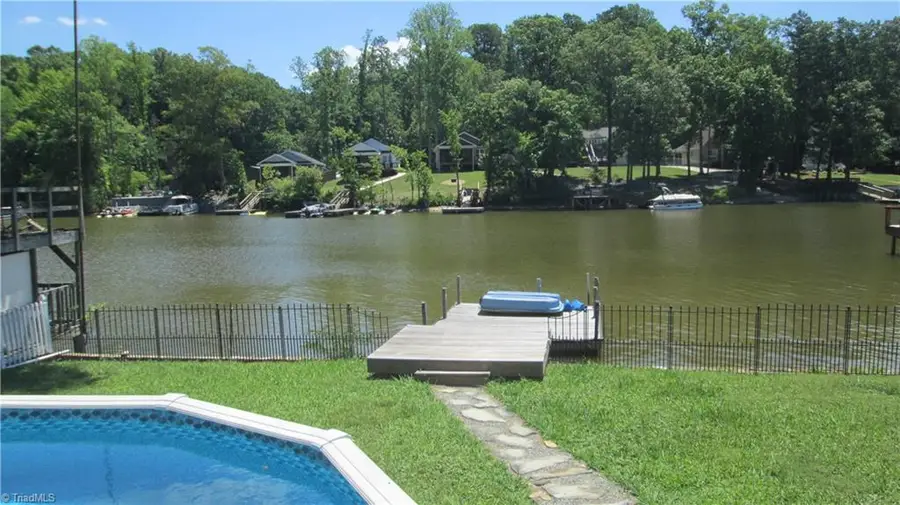 694 Lake Shore Avenue, Lexington, NC 27292 - #2
