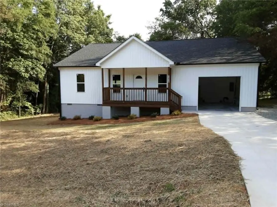 1213 Hillcrest Drive, Thomasville, NC 27360 - #2