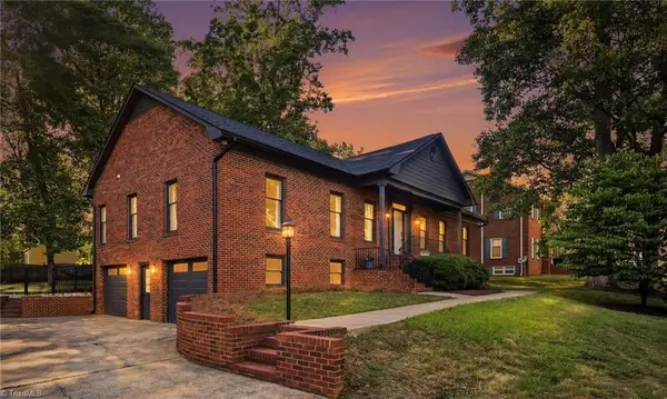 1832 Hunters Forest Drive, Winston-Salem, NC 27103
