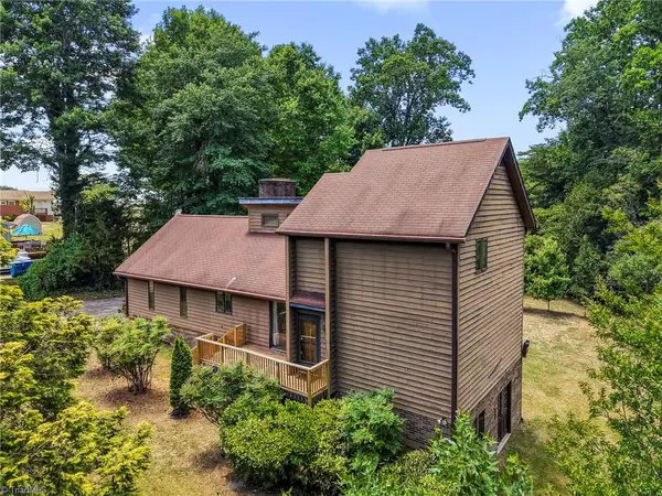 512 Forest Lane, Yadkinville, NC 27055