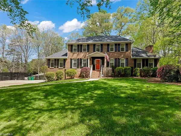 3800 Tangle Oak Drive, Clemmons, NC 27012