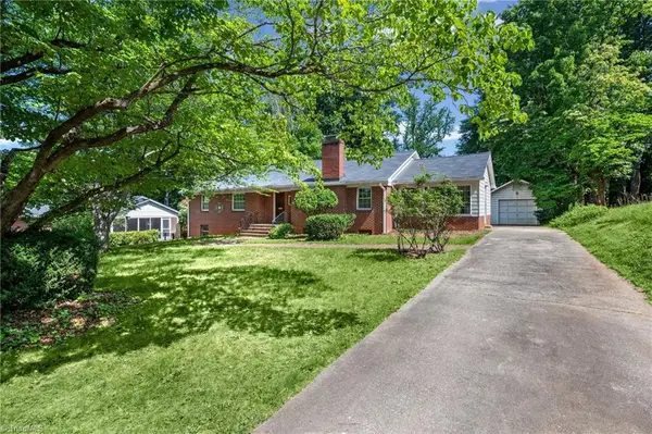 2881 Monticello Drive, Winston-Salem, NC 27106