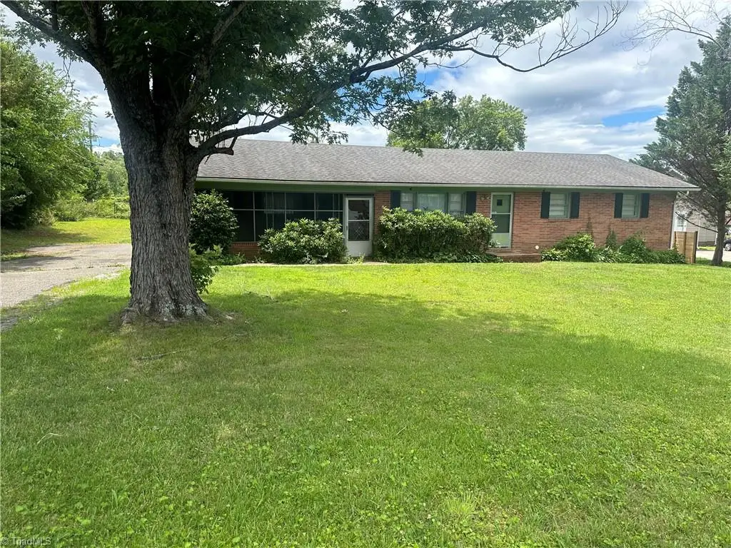 529 E Devon Drive E, Mount Airy, NC 27030 - #1