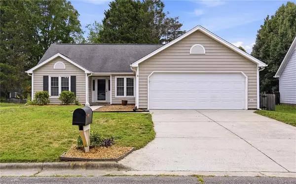 6 Hickory Knoll Court, Greensboro, NC 27407