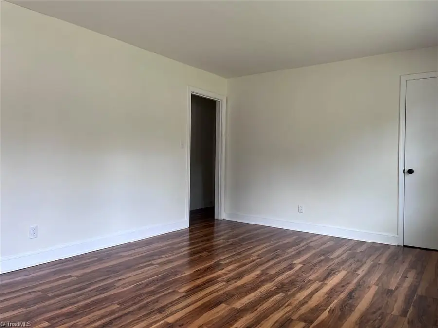 15 Hawthorne Lane, Lexington, NC 27295 - #2