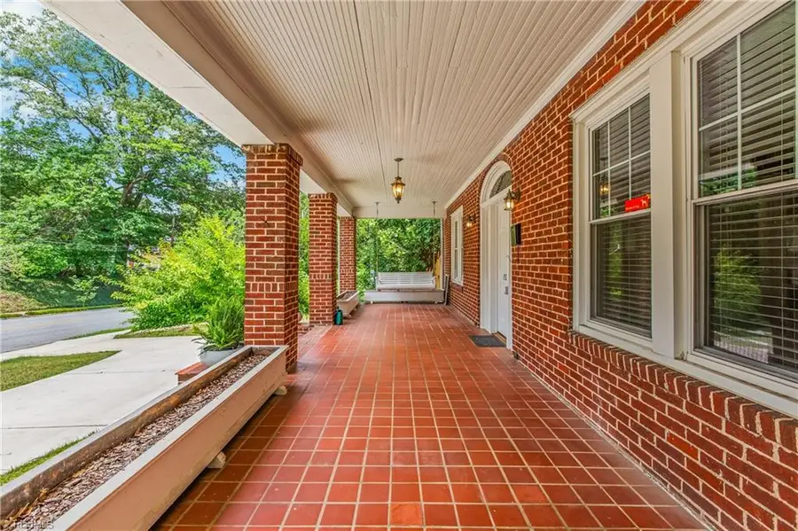1526 Cloverdale Avenue, Winston Salem, NC 27104 - #3