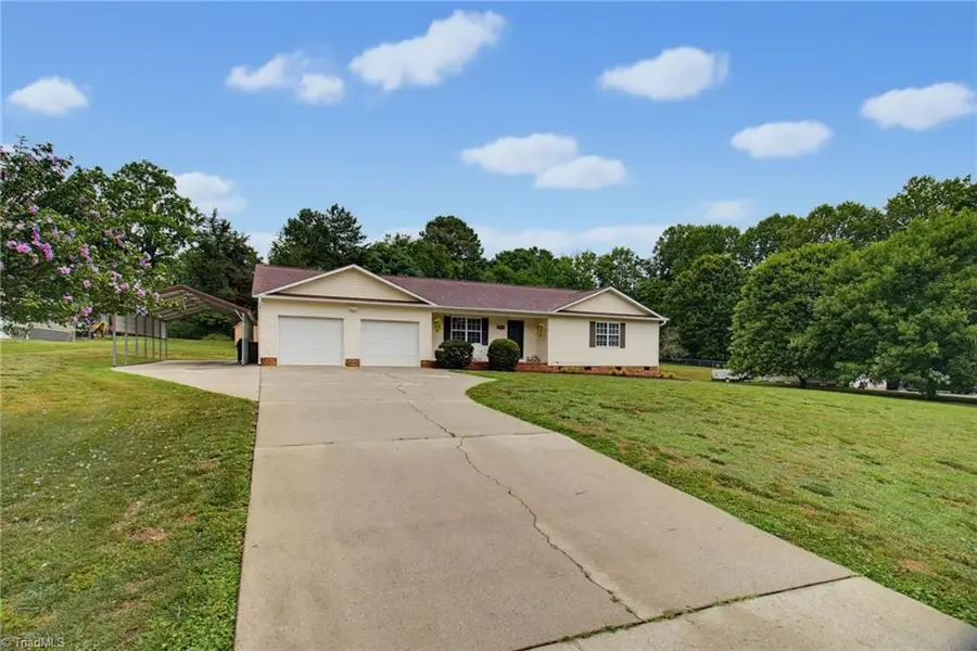 1719 Brittany Ridge Drive, Kernersville, NC 27284 - #3