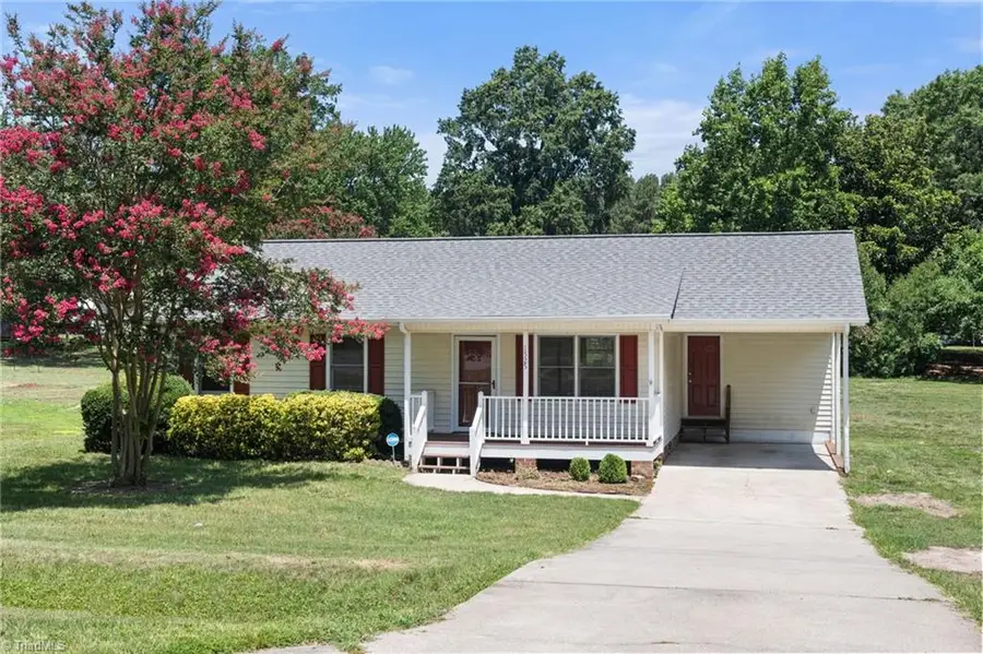 1525 Canstaff Drive, Kernersville, NC 27284 - #2