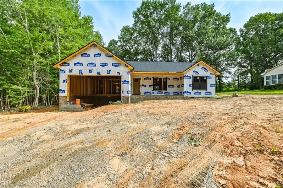 148 N Lee Street, Midway, NC 27107 - #2