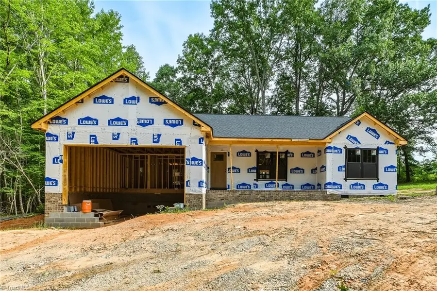 148 N Lee Street, Midway, NC 27107 - #3
