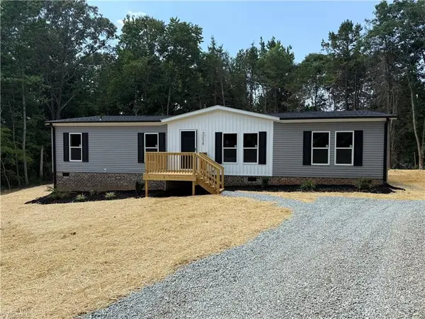 224 Briar Creek Court, Thomasville, NC 27360