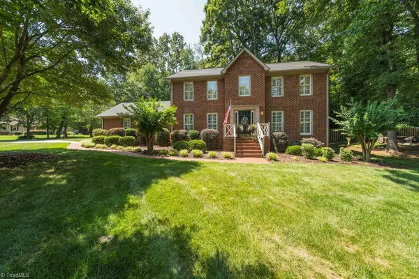 5976 Woodfield Drive, Kernersville, NC 27284