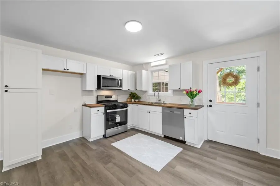 1037 Madison Avenue, Winston Salem, NC 27103 - #3