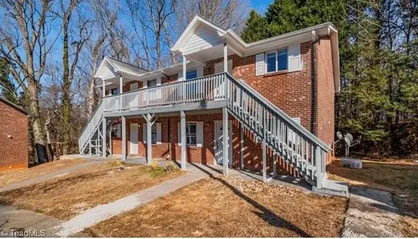 1502 Oakshire Court, Winston-Salem, NC 27107