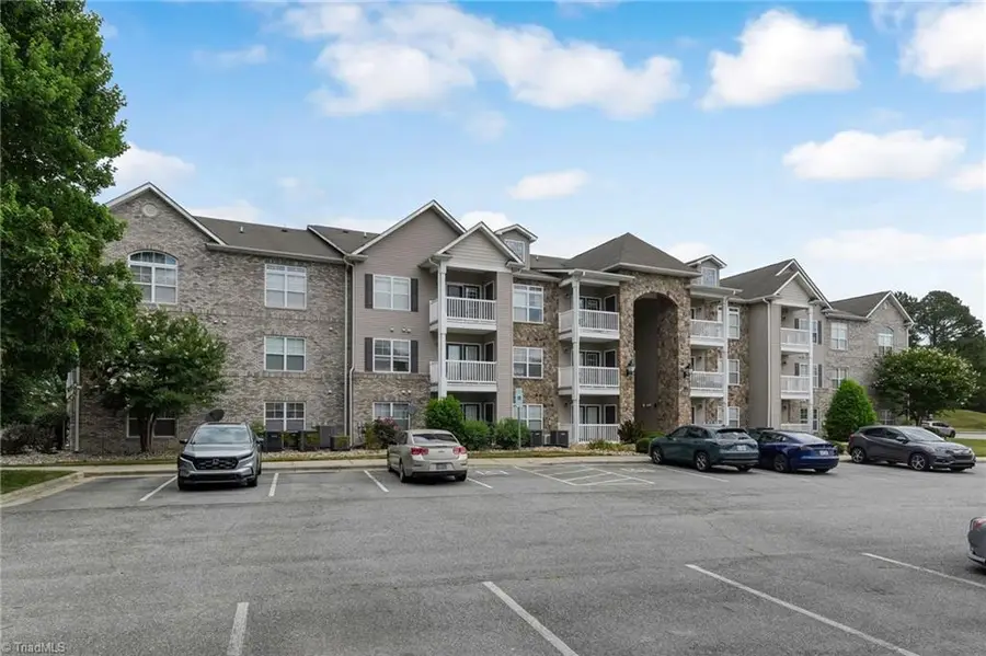 7104 W Friendly Avenue #306, Greensboro, NC 27410 - #2