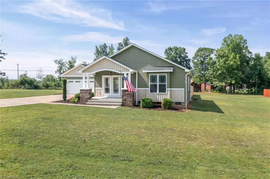 139 Headen Hills Drive, Lexington, NC 27292 - #2