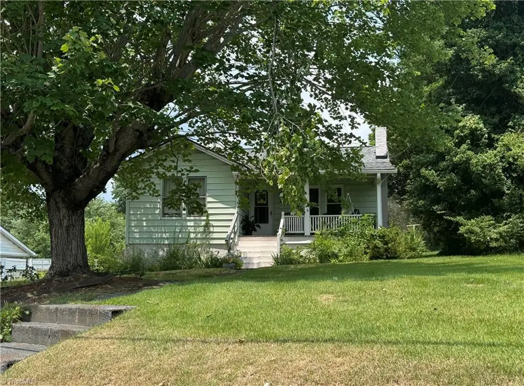 816 W Haymore Street, Mount Airy, NC 27030 - #1