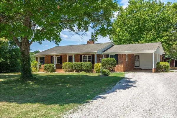 4996 Little Beane Store Road, Seagrove, NC 27341