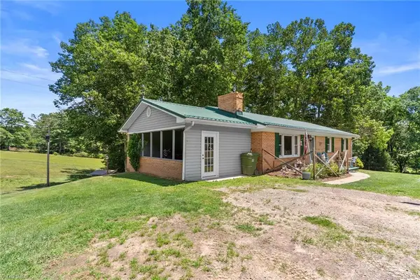 78 Stardust Lane, Glade Valley, NC 28627