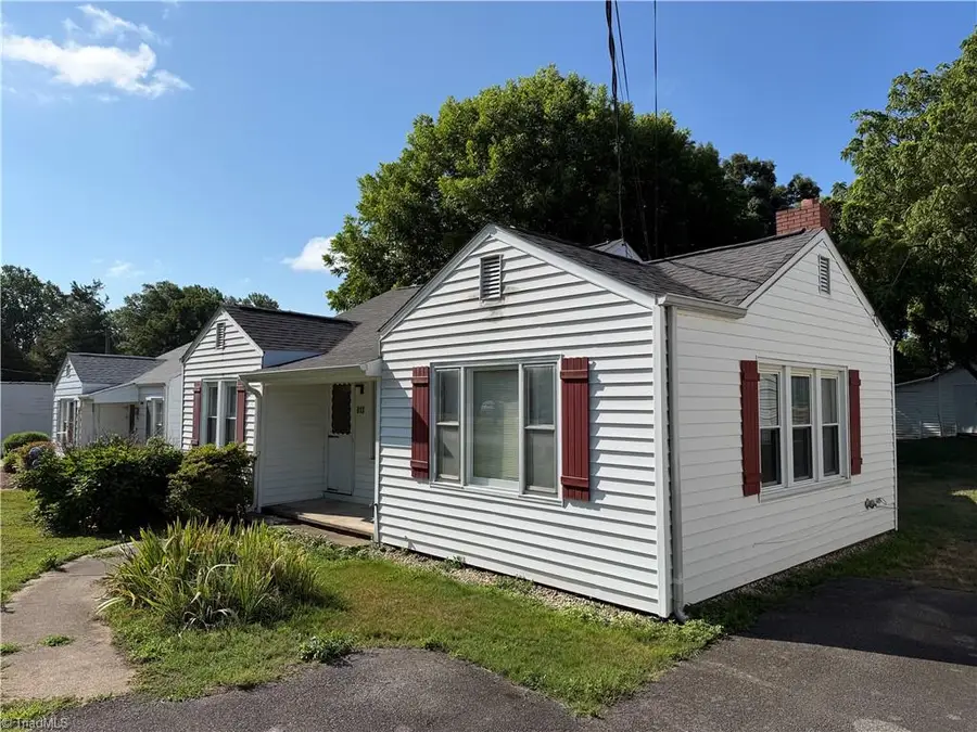 813 W Main Street, Yadkinville, NC 27055 - #2