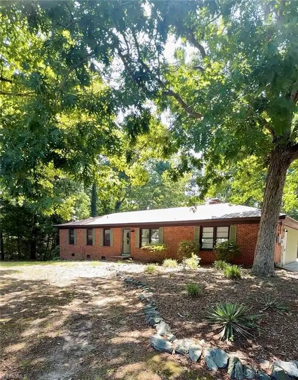 3622 Lower Lake Road, Thomasville, NC 27360