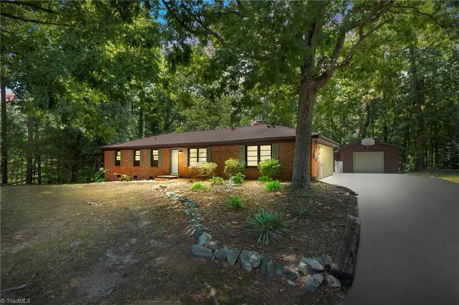 3622 Lower Lake Road, Thomasville, NC 27360 - #2
