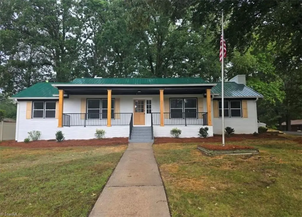701 Willowmoore Avenue, Thomasville, NC 27360 - #1