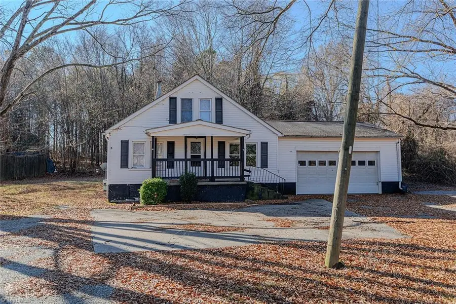 1364 Rauhut Street, Burlington, NC 27217 - #2