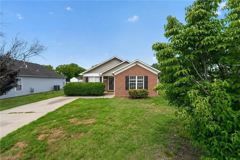 904 Rauhut Street, Burlington, NC 27217 - #1