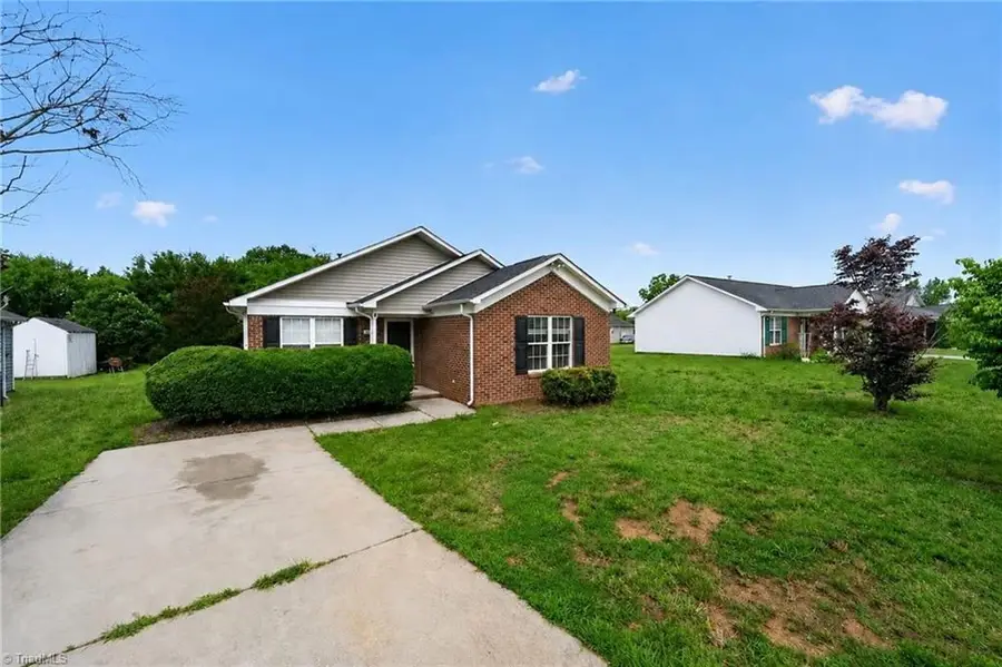 904 Rauhut Street, Burlington, NC 27217 - #3