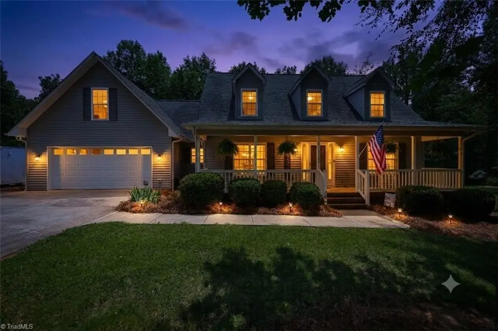 2130 Willow Oak Drive, Thomasville, NC 27360 - #1