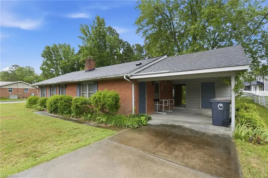 2101 W Vandalia Road, Greensboro, NC 27407 - #2