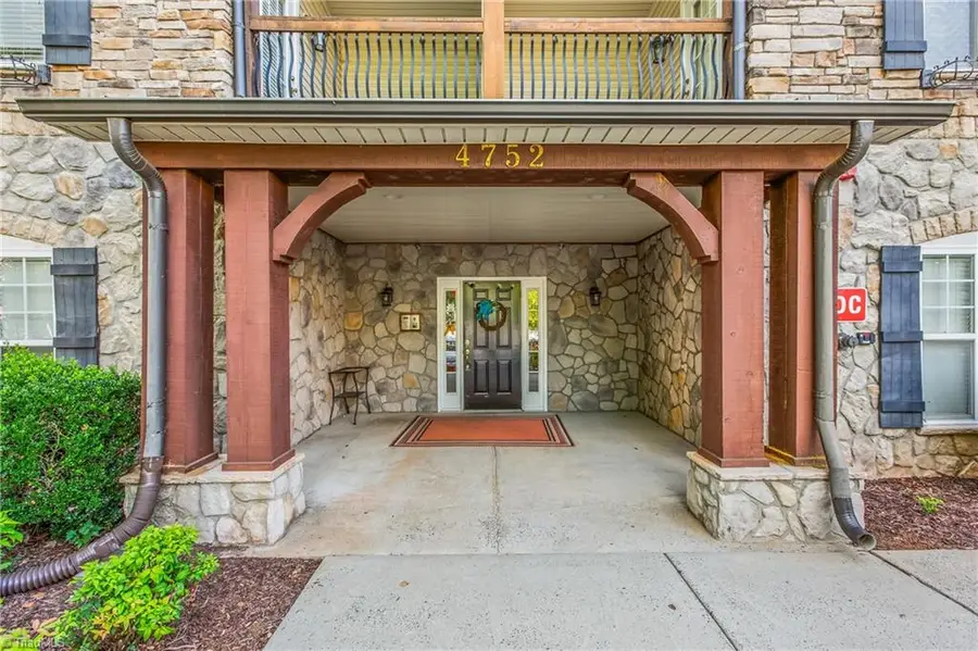 4752 Tatton Park Circle #3D, Winston Salem, NC 27103 - #2