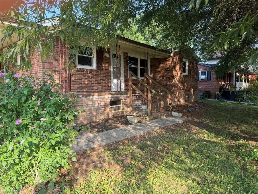 612 School Street, Walnut Cove, NC 27052 - #2