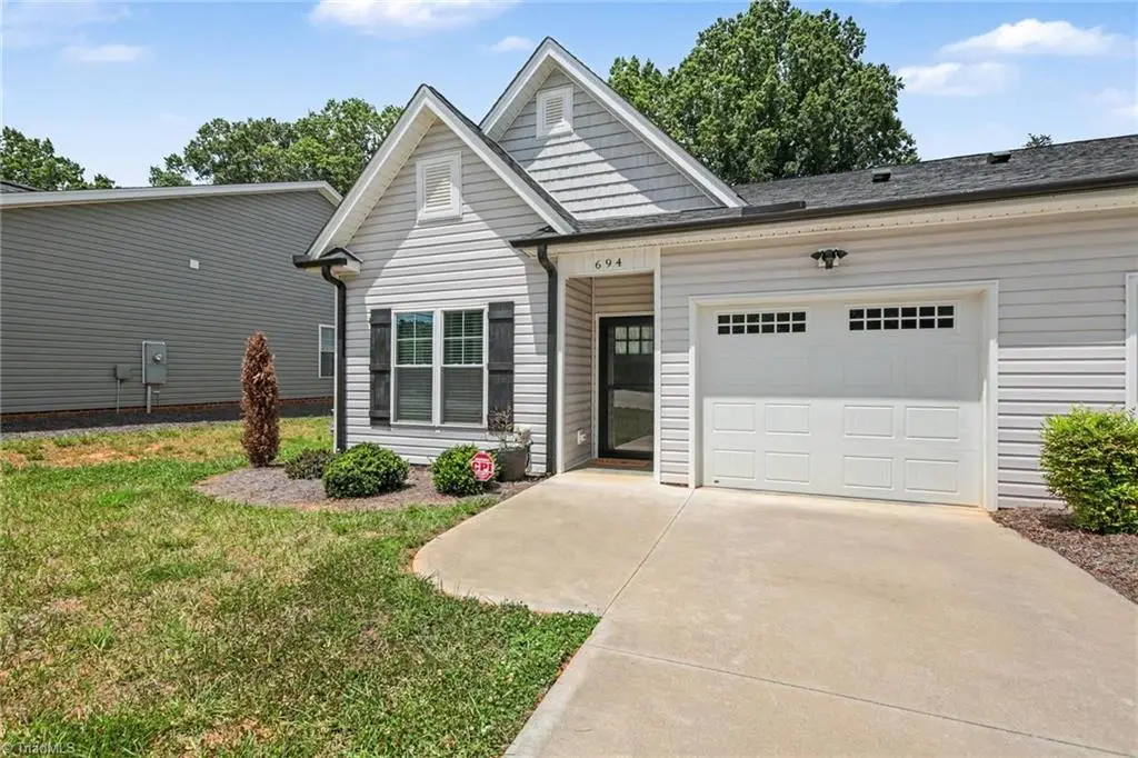 694 W Lee Avenue, Yadkinville, NC 27055 - #1