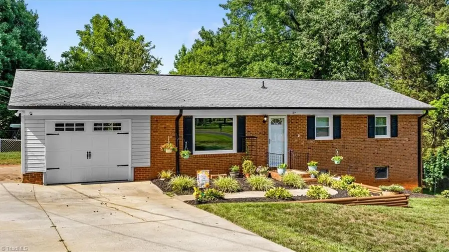 4424 Kingston Court, Thomasville, NC 27360 - #3