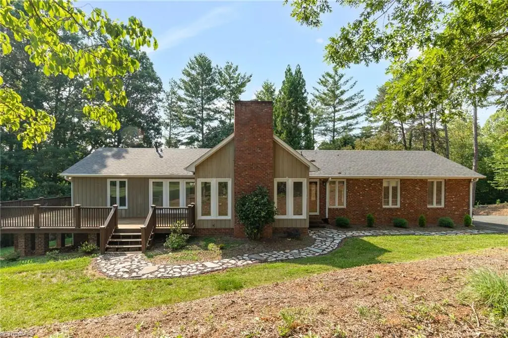 175 Sandtrap Lane, Pilot Mountain, NC 27041 - #1
