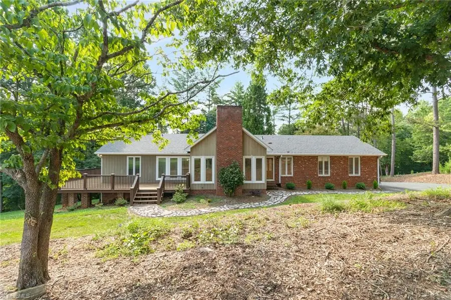 175 Sandtrap Lane, Pilot Mountain, NC 27041 - #2