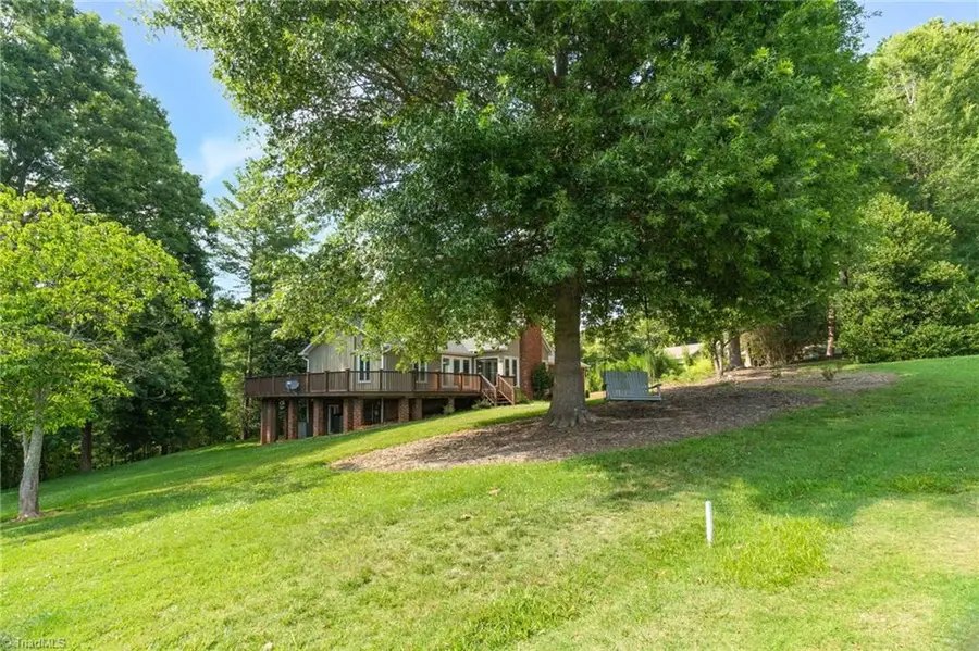 175 Sandtrap Lane, Pilot Mountain, NC 27041 - #3