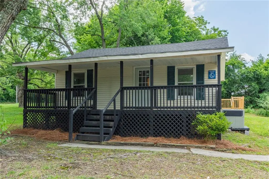 304 Phillips Street, Thomasville, NC 27360 - #1