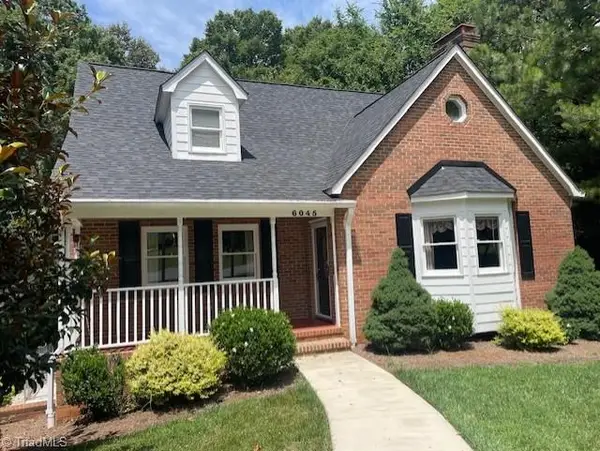 6045 Stone Bluff Drive, Clemmons, NC 27012