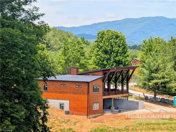 16 Bear Lodge Drive, Sparta, NC 28675