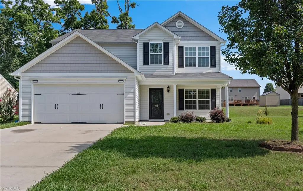 813 Leach Avenue, Thomasville, NC 27360 - #1