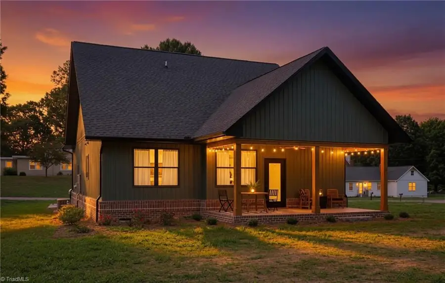 75 2nd Avenue Se, Taylorsville, NC 28681 - #2