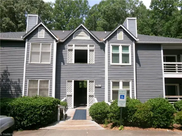 352 Meadows Circle, Winston-Salem, NC 27104