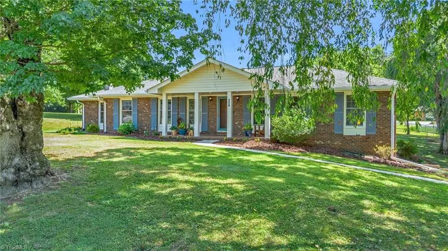 208 Raven Green Street, Wilkesboro, NC 28697 - #3