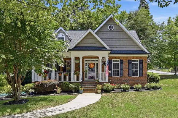 6655 Lake Dale Way, Clemmons, NC 27012